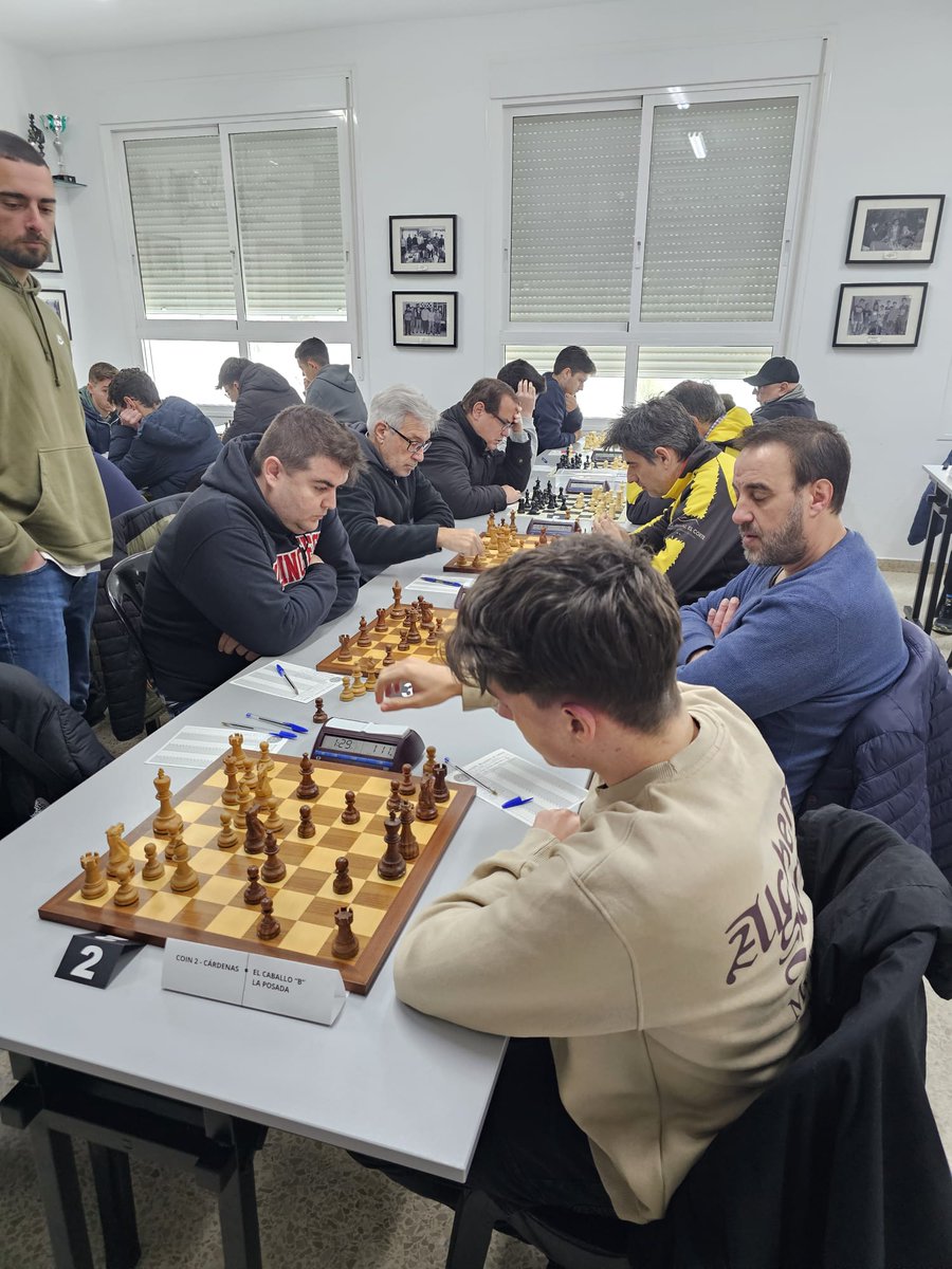 AjedrezCoin's tweet photo. El Campeonato por Equipos en todo su esplendor...
48 jugadores de 10 equipos se han dado hoy cita en las instalaciones del Club Ajedrez Coín.
43 jugadores alineados en nuestros 9 equipos.
¡¡Todo un reto organizativo !!
@DeportesDipMlg  @Fadajedrez @DelegMalagaAjed https://t.co/S0H9gUfTtL