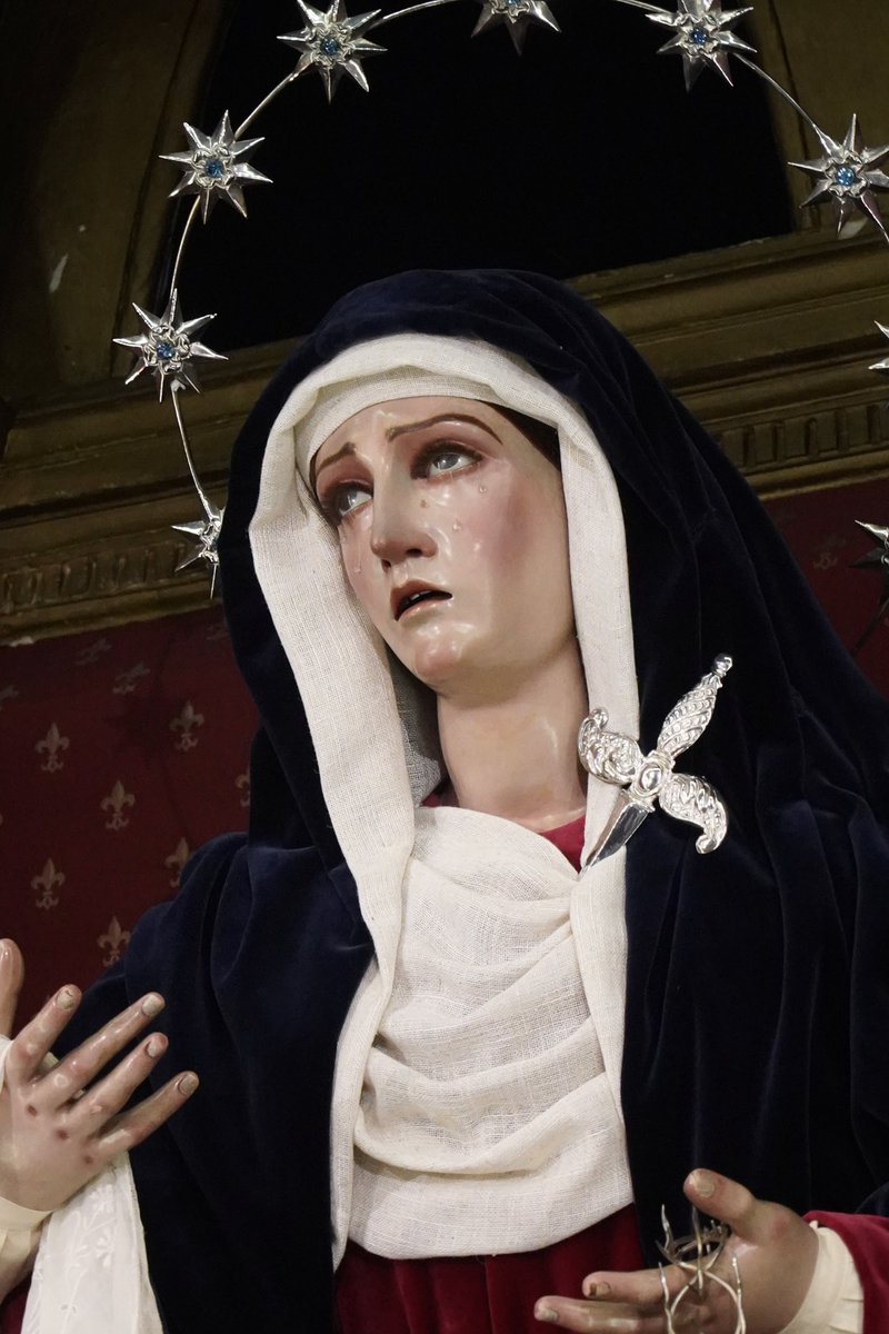 HdaddelSilencio's tweet photo. La Santísima Virgen del Amor está vestida a la usanza hebrea, atuendo habitual para las dolorosas durante estos cuarenta días que nos lleva a vivir la Pasión, Muerte y Resurrección de Nuestro Señor.

¡Viva Jesús en nuestros corazones! Por siempre. https://t.co/QRO9UdLrIK