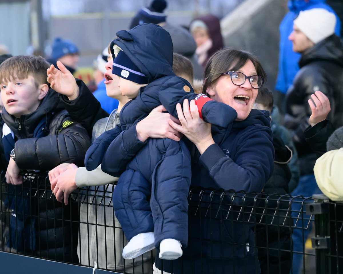 Win, lose or draw 💙

Yesterday’s <a href="/Falkirkdaft/">Falkirk Daft</a> Captain &amp; armband handover…👶🏼

<a href="/FalkirkFC/">Falkirk FC</a> <a href="/CollDonaldson/">Coll Donaldson</a> &amp; <a href="/Brad_Spencer/">Brad Spencer</a> 💙🫡