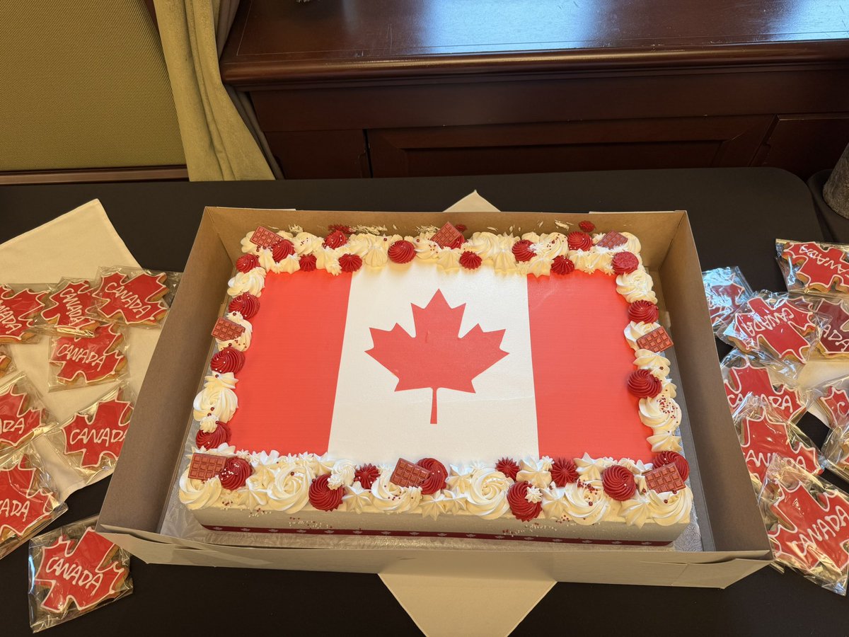 JeanYip3's tweet photo. Happy Flag Day, Canada! 🇨🇦 Today we celebrate the symbol that unites us from coast to coast to coast.

I attended a flag day event in #Ottawa hosted by the @PearsonCentre . The Centre engages Canadians about a progressive future for Canada, building on the success of the past and exploring new ideas for a bright future.

On February 15, 1965, under the leadership of Prime Minister Lester B. Pearson, Canada officially raised the modern Maple Leaf flag for the first time. Pearson championed a bold, unifying design that would represent all Canadians 🍁