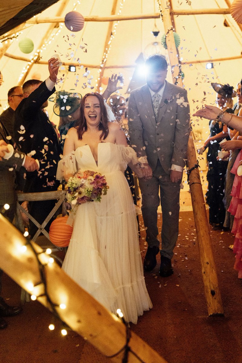 On this occasion, the weather changed the plans.

The ceremony moved into the tipi, showing how the space can be used comfortably when conditions call for it. With guests gathered inside, ensuring the day runs smoothly whatever the weather brings. 🤍