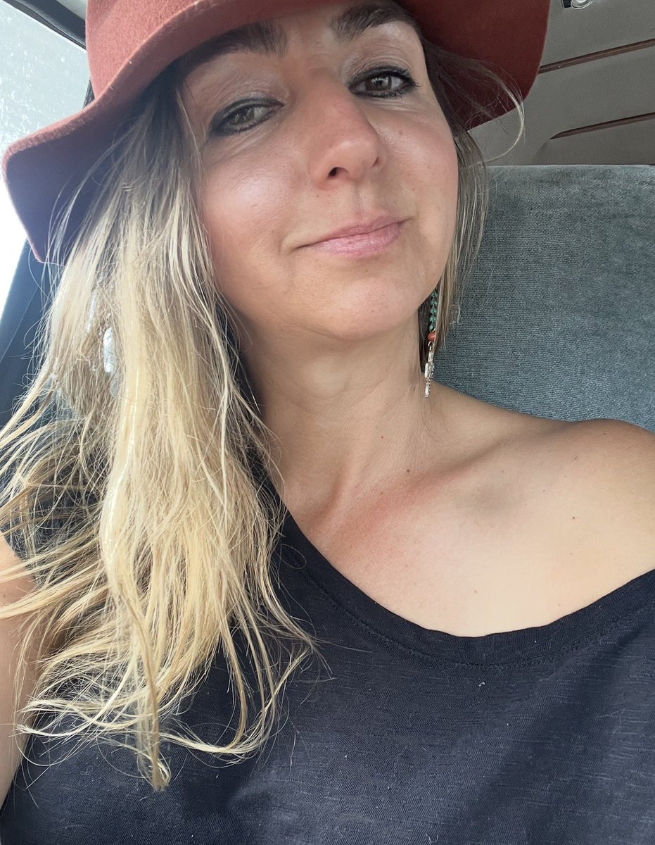 RemillardTonya's tweet photo. Most families don’t need a new curriculum.  They need clarity about how their child actually learns.

When you understand the mind, everything else gets lighter.

Start there.

Free Creator Quiz (3–4 minutes):
https://t.co/kLgiA1dS2l

Tonya Remillard
SmartHead Co.™

#SmartHead https://t.co/qo9vxjzxaj