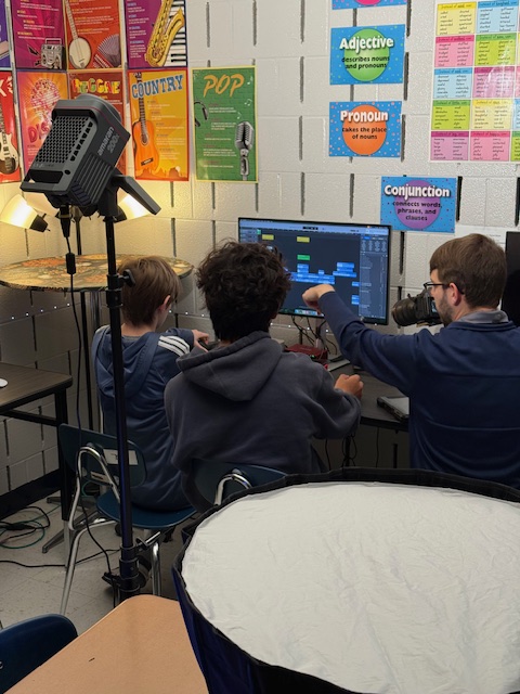 wcsGMS's tweet image. Here is a sneak peek 👀 of a story we have cookin' up in which we highlight new opportunities for students.

These new opportunities are only made possible by willing faculty, community partners like @atmosenergy and our amazing students. 

Stay tuned!

#GeneralsLEAD #BeLegendary