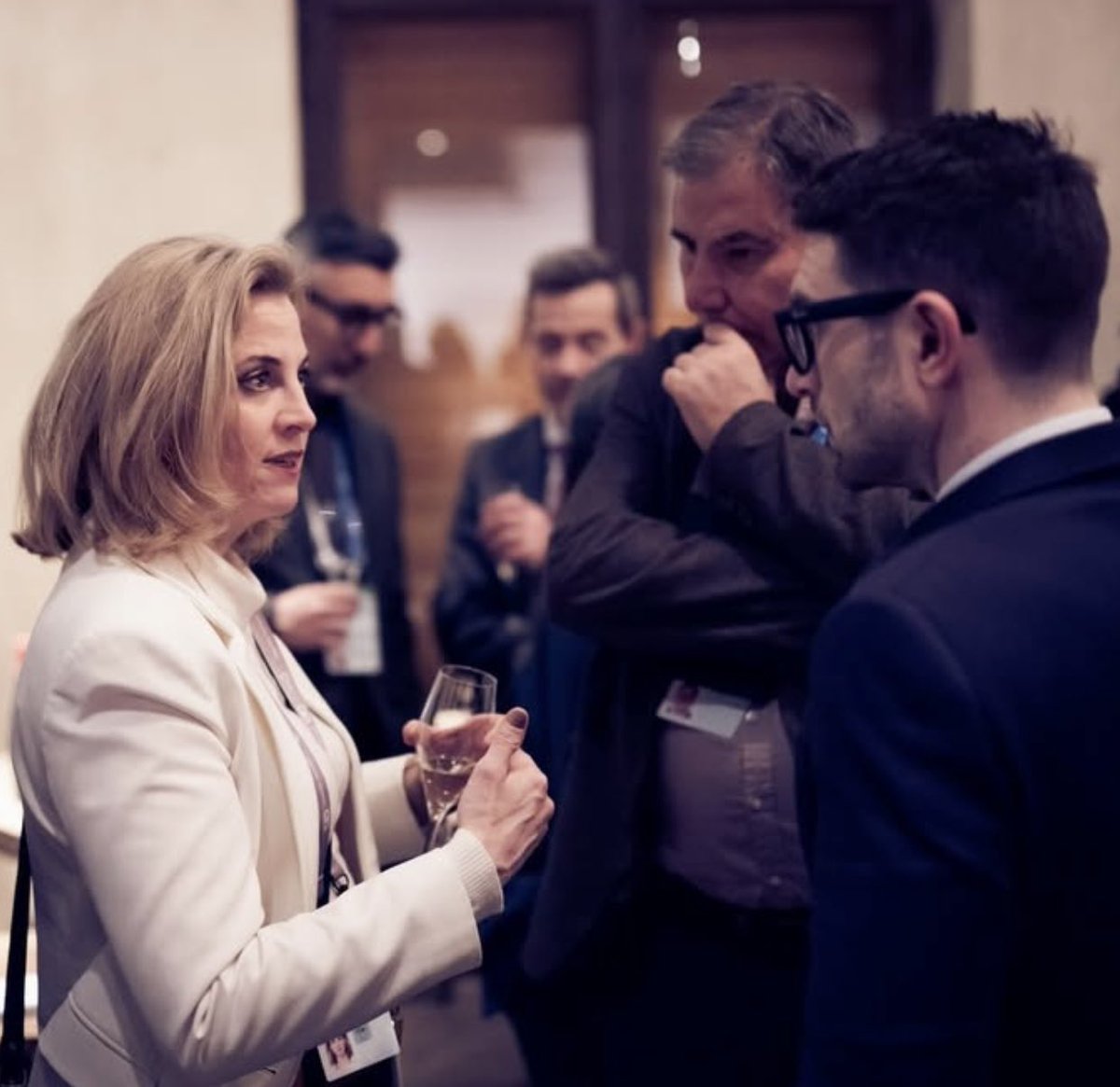 Österreichs Außenministerin <a href="/BMeinl/">Beate Meinl-Reisinger</a> beim Dinner von Alex Soros in München. Ja, von diesem Alex Soros.
#neuwahl <a href="/neos_eu/">NEOS - Die Reformkraft</a>