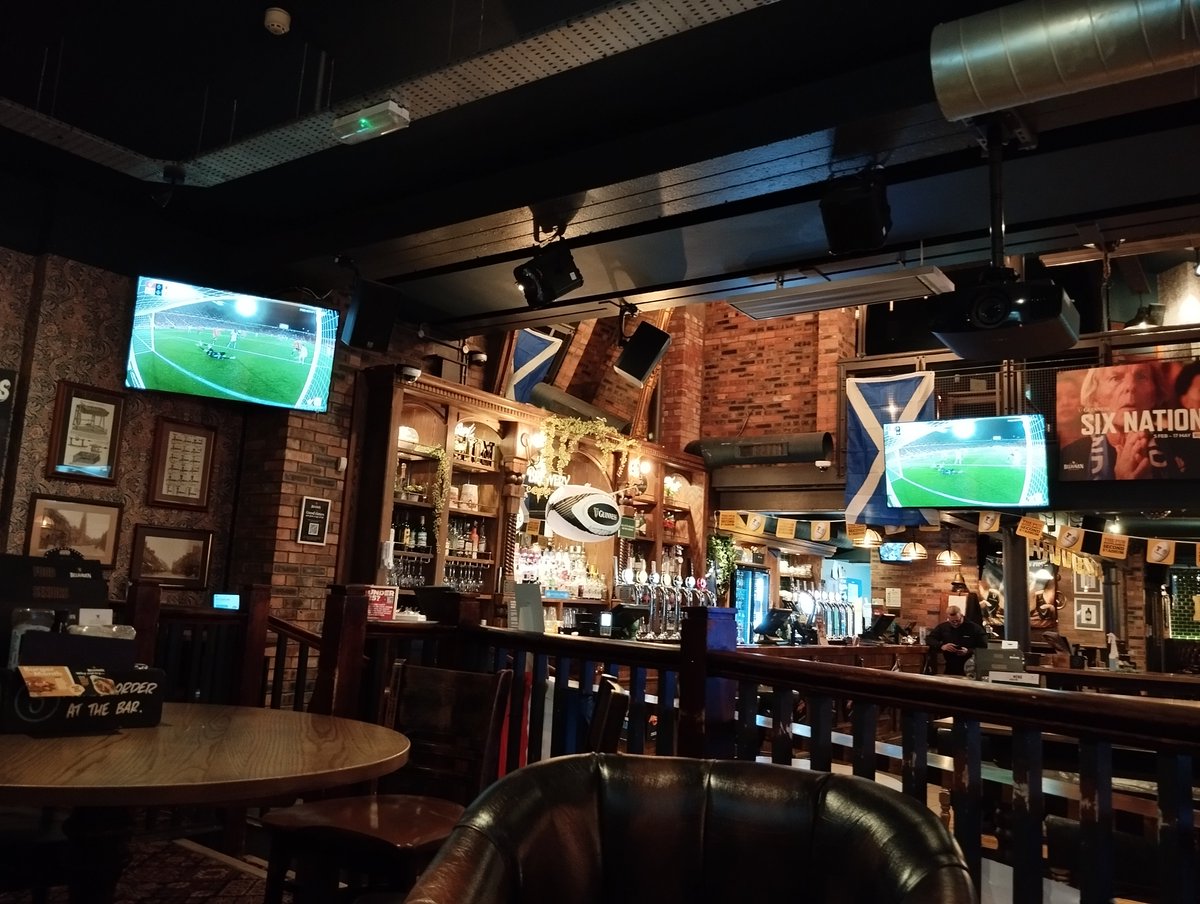 Stirling's Corn Exchange was a great venue for comfortable, quiet Sunday night La Liga football. Sadly, now closed. Anyway: seek and ye shall find, as is said. Betis one up in Mallorca.