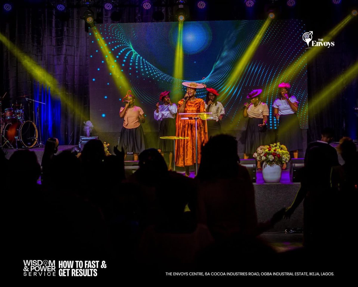 rccgtheenvoys's tweet photo. I do not want to fall short Lord, hold my hands and guide me through the pathway of life.

🎶Way maker, Miracle Worker, Light in the darkness, My God that is who you are.

~Pastor Nifemi Olawande 

#RCCGTheEnvoys 
#PowerService  
#Pdaniel https://t.co/lPjmSOFsAl