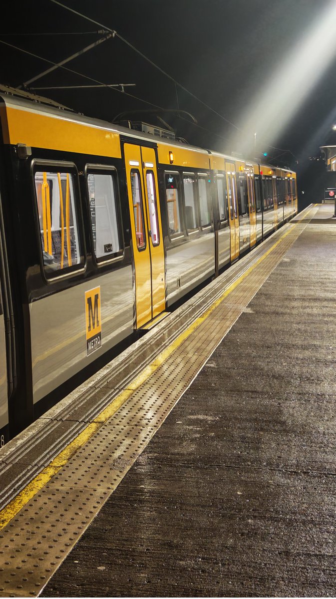 Ademola_Odumesi's tweet image. Metro life
Daily life

#basicamenities #metro #transport #Logistics #travel #humans #movement