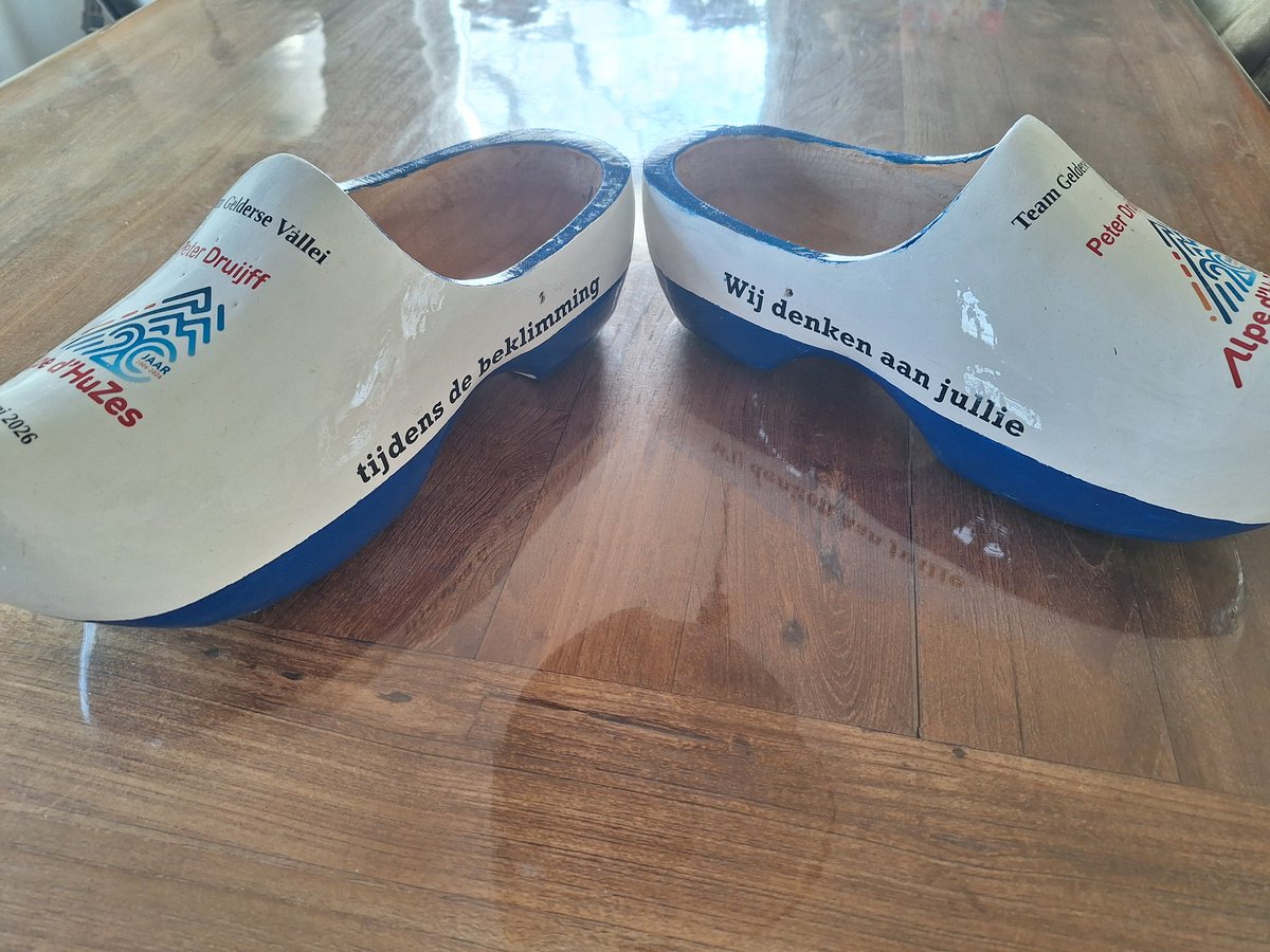 Mijn wandelschoenen zijn klaar voor de beklimming van de <a href="/alpedhuzes/">Alpe d'HuZes</a> 
We gaan er van genieten op 4 juni tijdens de beklimming van de berg
<a href="/BigChallenges/">BIGChallenge</a> <a href="/kwf_nl/">KWFKankerbestrijding</a>