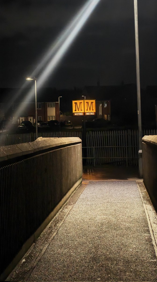 Ademola_Odumesi's tweet image. Metro life
Daily life

#basicamenities #metro #transport #Logistics #travel #humans #movement