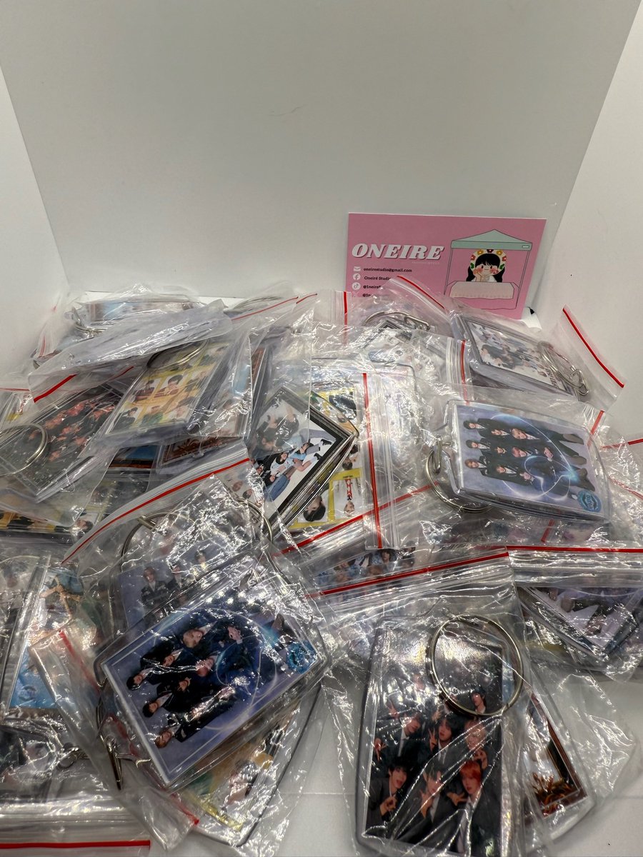 1neireStudio's tweet photo. Ready for AHOF FOR LOVE in Cebu 💓 Thank you so much for trusting us to print these! 

౨ৎ b2b glossy handbanners
౨ৎ photocards
౨ৎ customized ampao/envelope
౨ৎ acrylic keychains

t. customize concert freebies cupsleeve events layout service https://t.co/30Vx5j0clL