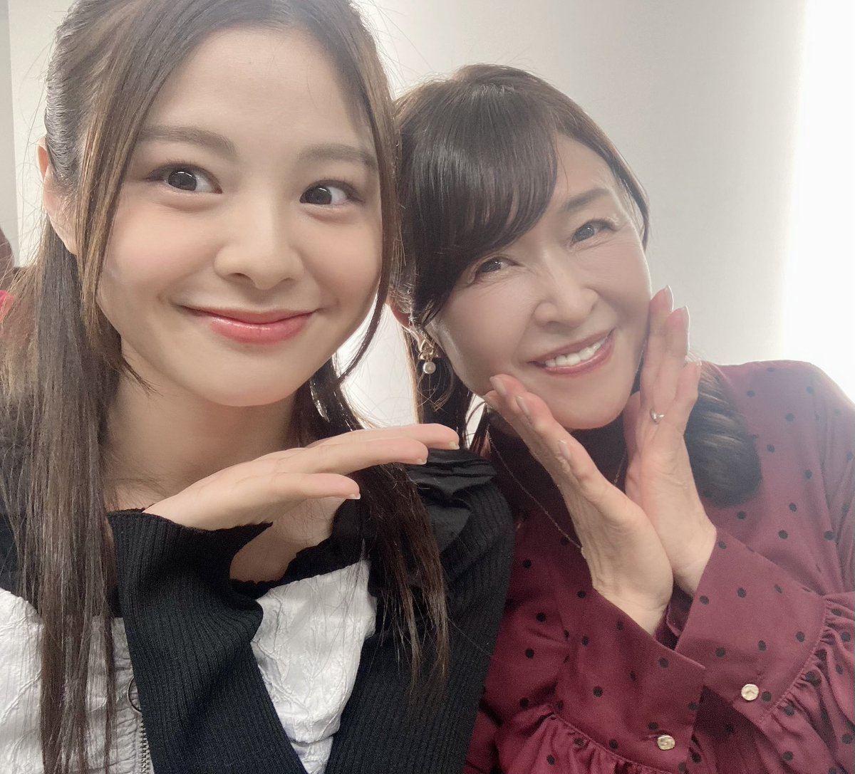bnd_bsn's tweet photo. #石塚かおり です🥰

昨日は本間日陽ちゃん番組卒業で
長岡に
#ひなたまつり

会場に向かう途中の長い列
シュークリームサンキュー祭の列に
びっくり！

久しぶりに会うNGT48一期生のみんなと楽屋は親戚の集まりのようでした笑

元気もらって今週も朝をあなたと
#ブラニュー https://t.co/NIrg0tHP3K