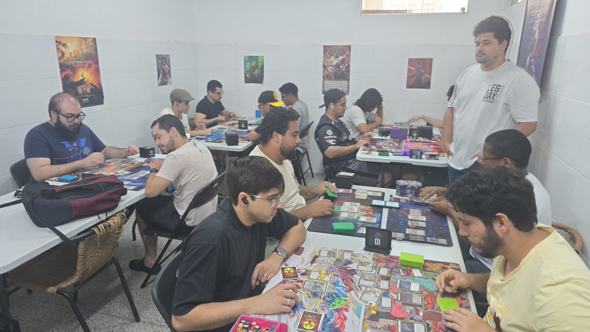 Today was a Silverage precon tournament with 15 players! the game is getting bigger here