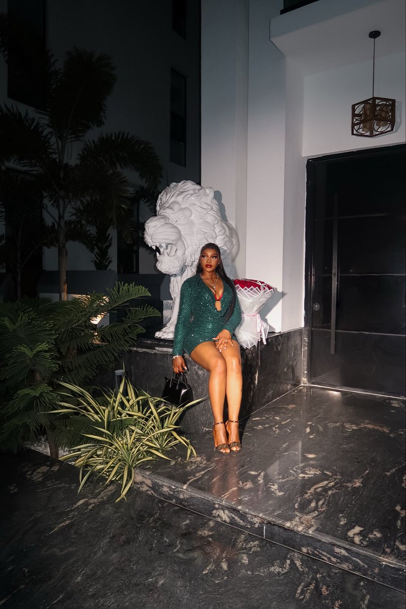 TheChomzy's tweet photo. Wife. Lover. Still that girl✨ https://t.co/Rl2vPnz5Gw