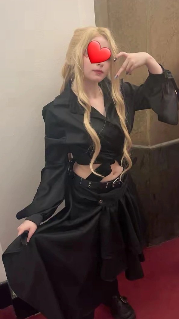 Z3phan_'s tweet photo. the inspo:                                    the outfit:
#XLOVEuropeTour #xlovinparis https://t.co/Ld09cVCzyM