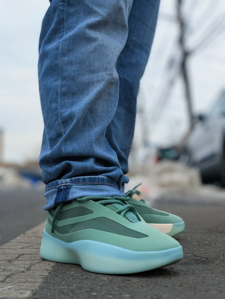 #BHMKOTD5
#BHMKOTD
Day 15
Adidas FoG Athletics 2 Basketball 
Court Green

Some of the best collections were built off clearance and sales. Just cause something doesn't sell out it doesn't mean it's not dope. Gems stay on redtags. 
Shouts to Sweatpants Jesus