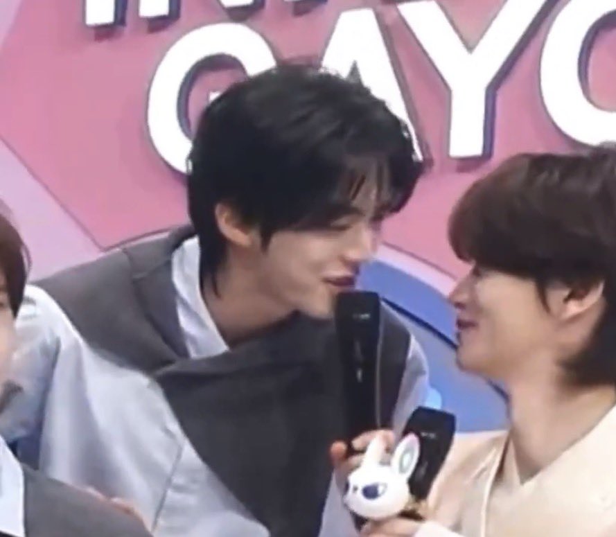 aleechus's tweet image. gay