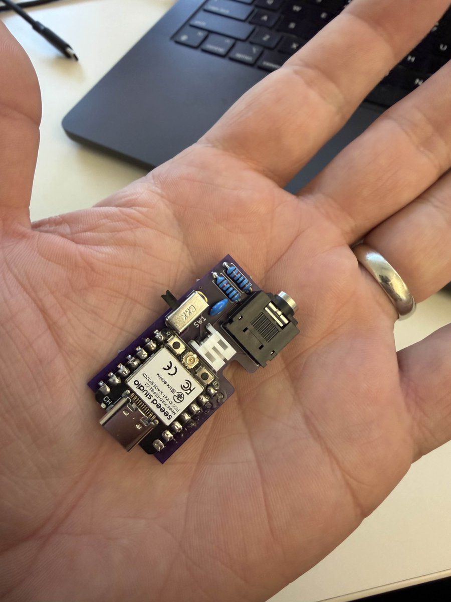 MorseForge's tweet photo. Have you seen the prototype of my cw Bluetooth dongle I'm putting together for the MorseForge app? It’s Vail Adapter compatible! #pota #sota #hamradio #amateurradio #cw #morse #morsecode #morseforge https://t.co/eVX63Qozhq