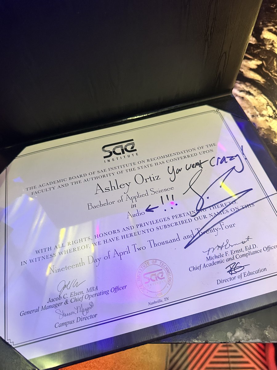 Ashley “Annie” Ortiz tweet media