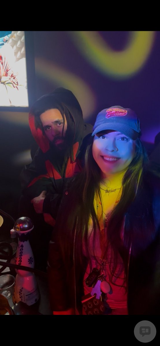 Ashley “Annie” Ortiz tweet media