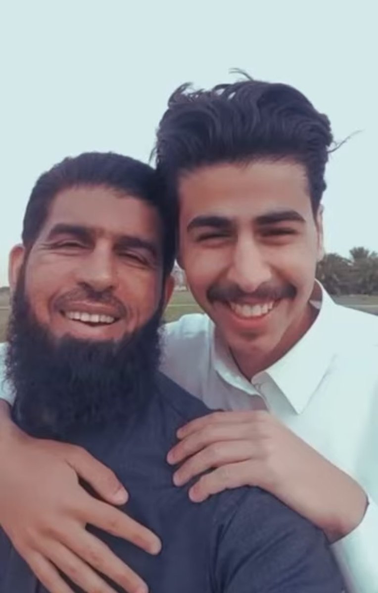 2clk7's tweet photo. عندما يكون عزاؤك يا #محمد_القاسم ليس حزنًا على أهلك وحدهم، بل عزاءً لكثير من الناس، فذلك من محبة الله لك ليهوّن فقدك.

وعندما تستمر الدعوات لك بعد وفاتك بأشهر، فذلك قبول من الله.

وعندما تعيش غير مشهور، ثم ترحل فتُعرف بالخير والذكر الطيب، فذلك حسن خاتمة 
رحمك الله رحمةً واسعة https://t.co/6Dn7IklWxX
