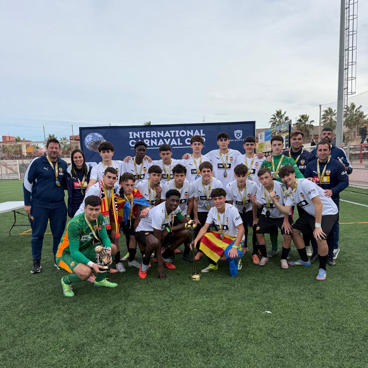 🏆 El #FVCFCadete CAMPEÓN de la International Carnaval Cup 

Gran Torneo chicos ‼️

Enhorabuena FAMILIA‼️

#JugarAFoc 🔥