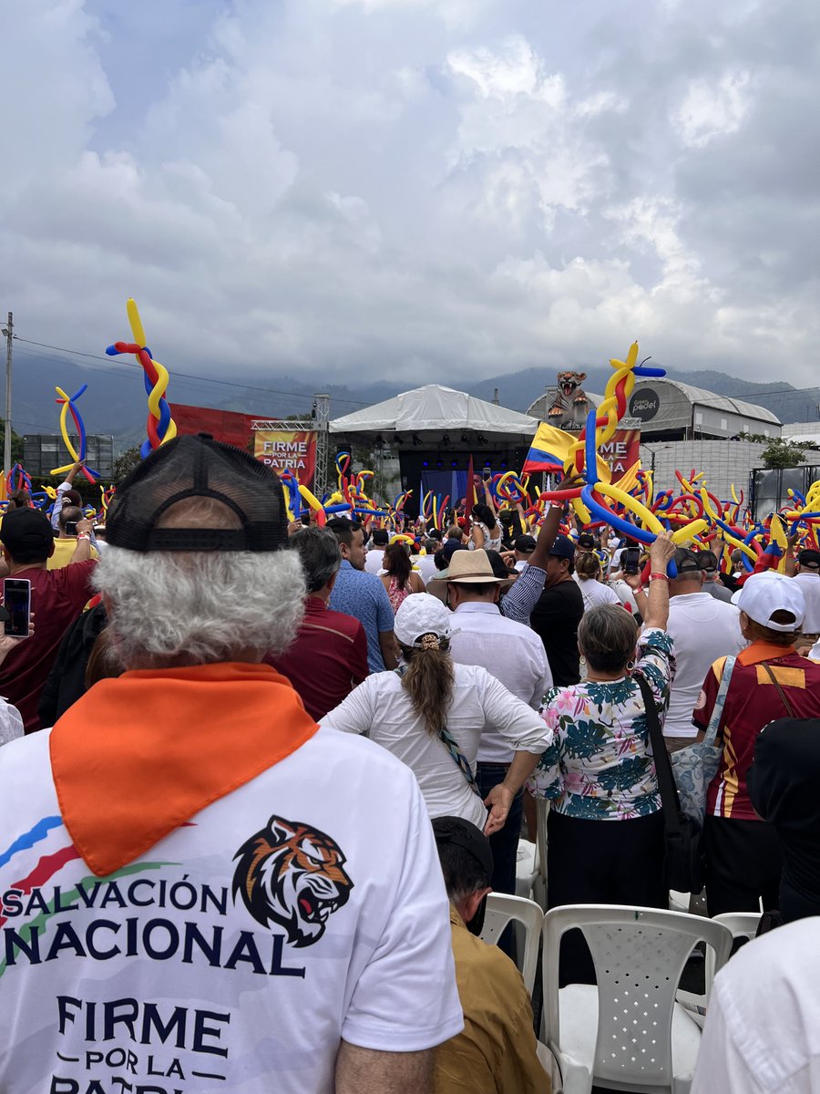 Rubzab1976's tweet image. Firme por la patria en Ibagué, la extrema coherencia salvará el país de la izquierda cancerígena!!!
