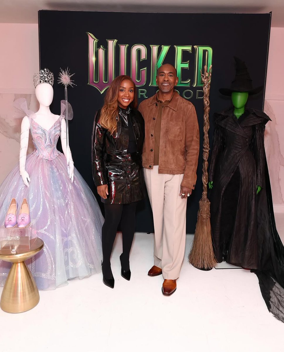Truly an honor to be in conversation with the icon  last night at our screening of Wicked For Good. 💚🪄💖 Thank you to everyone who came out to support,  team,  @