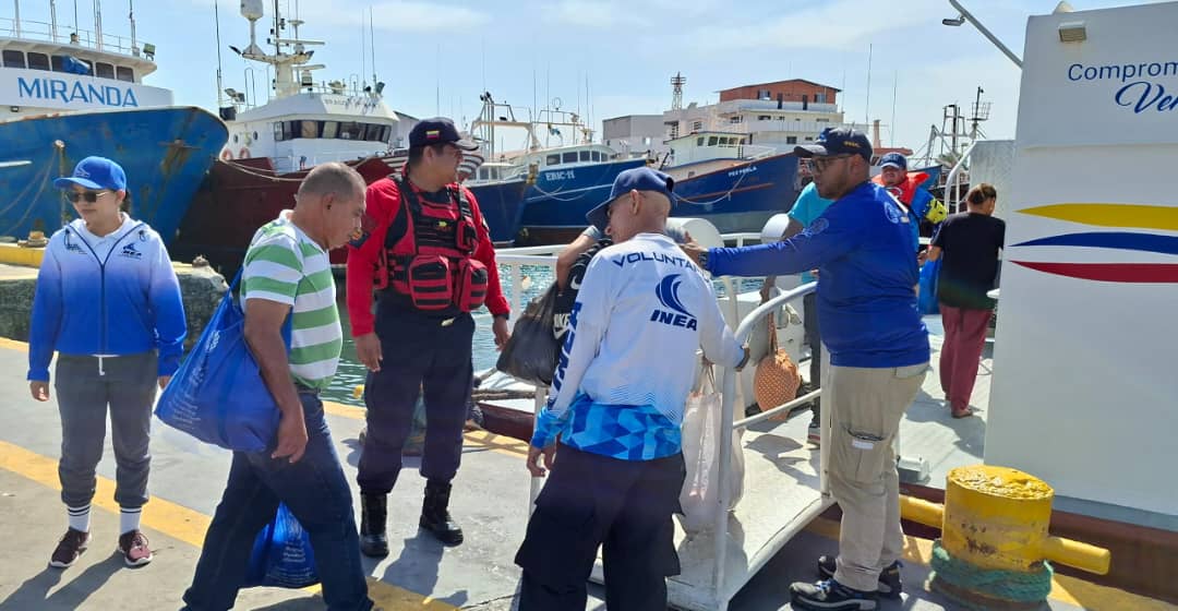 inea_venezuela's tweet image. #15Fwb | Ruta Cumaná - Araya a máxima capacidad! 🚢💨
​Con el sistema TAP, el @inea_venezuela garantiza el traslado seguro y eficiente de miles de temporadistas en el estado Sucre. ¡Presencia y compromiso en cada milla navegada! ⚓️🇻🇪
​#INEA #TAP #CarnavalesSeguros2026 #7T