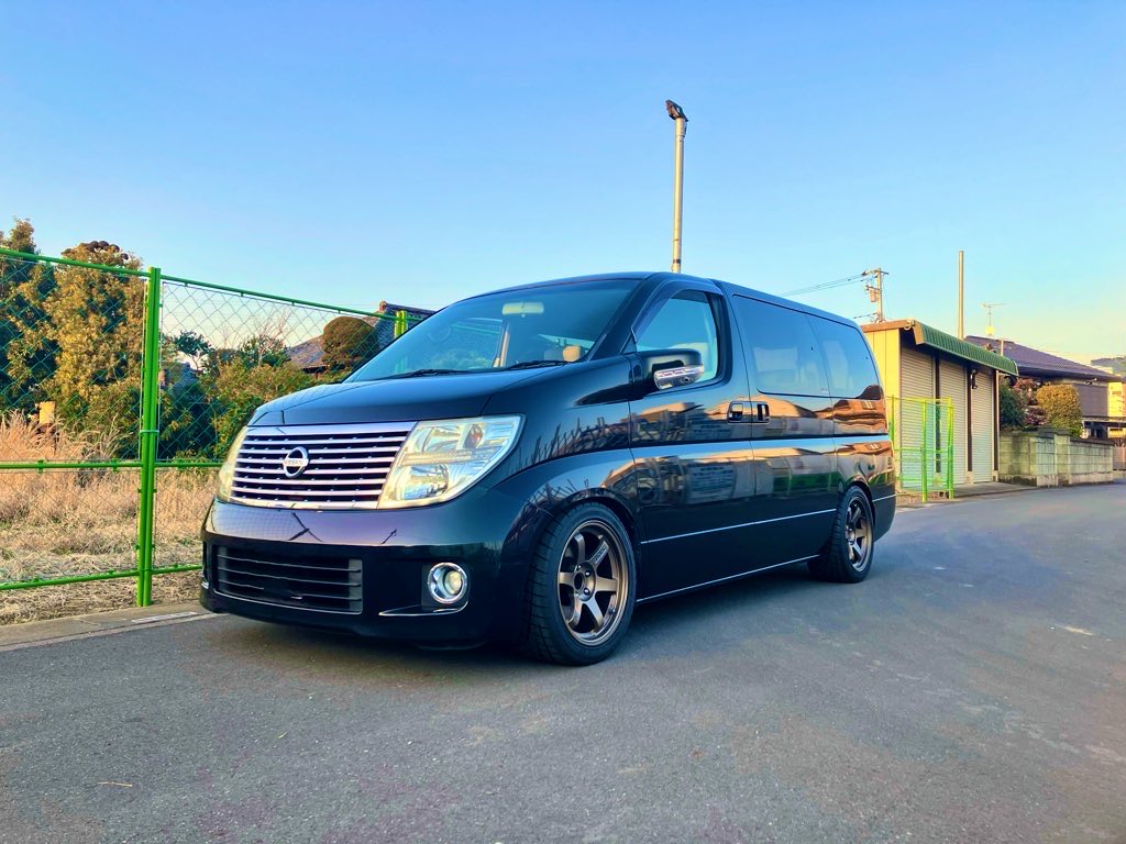 kabusan232's tweet photo. やはりTE37だけは裏切らない。
信じられるのはTE37だけや。

足車エルグランド超絶進化 https://t.co/9ZisuyoNf9
