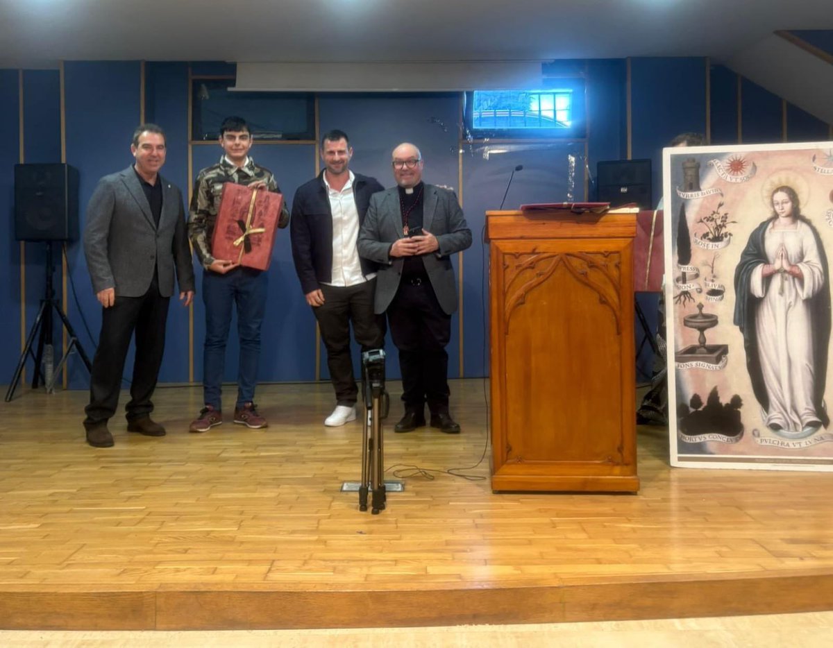 SepulcroTorrent's tweet photo. Hoy, 15 de febrero, hemos asistido a la inauguración del XVII Encuentro de Hermandades y Cofradías del Santo Sepulcro de la Comunidad Valencia, que este año tiene lugar en Benissa.Los actos concluirán el próximo sábado, 21 de febrero, con la procesión que tendrá lugar en Benissa https://t.co/vvAla8uZgb