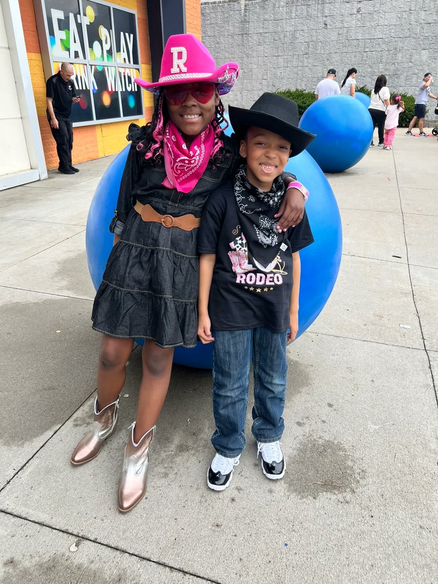 wellness_luxury's tweet photo. I love my children too much to build temporary.

I am building legacy, with systems, visibility, and a brand that outlives me.

Blessed to be the one who changes our family story.

https://t.co/iwyfrcdLV4 https://t.co/41R8ELZU6W