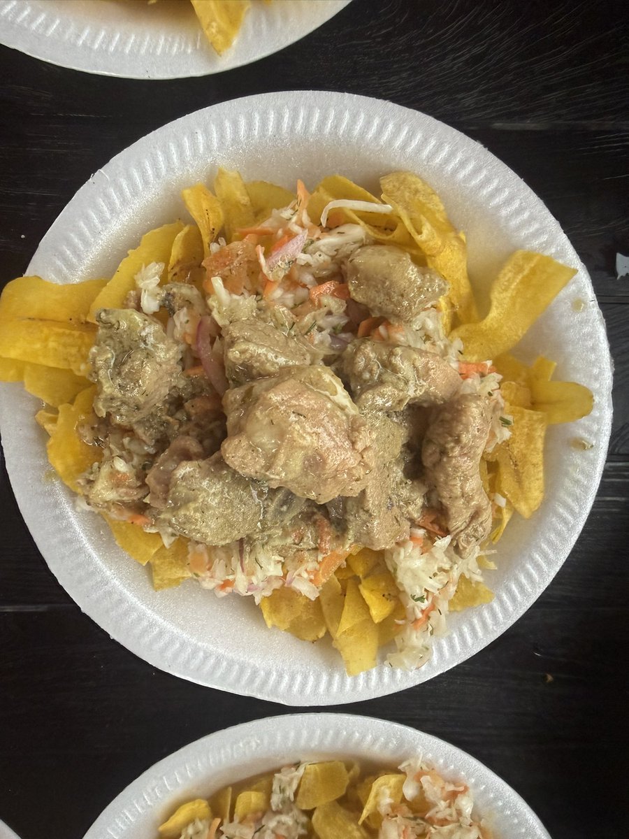 Brescianilucho's tweet photo. Cuál es la mejor fritada? 
RT la manaba 
FAV la serrana https://t.co/ZblVP1Dlv5