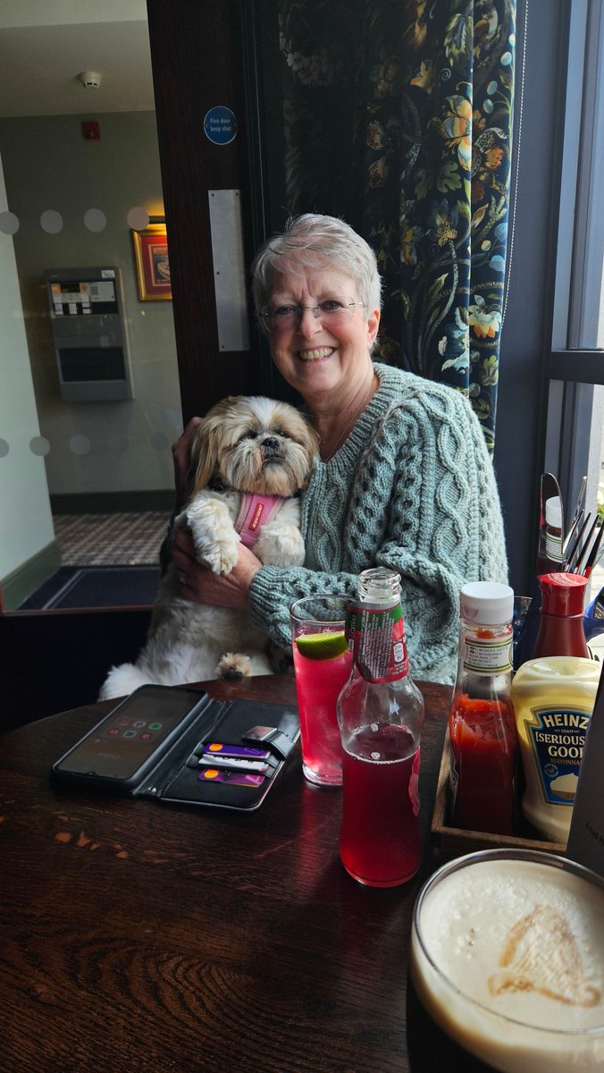 #ForBarbara What can I say? What an amazing day of floral tributes from all over the world for my beautiful Humum. Hudad and all the family are incredibly moved by the gesture! 
Your generosity knows no bounds! Almost £6k in the funds for <a href="/OvarianCancerUK/">Ovarian Cancer Action</a> 
Justgiving.com/page/beautiful…