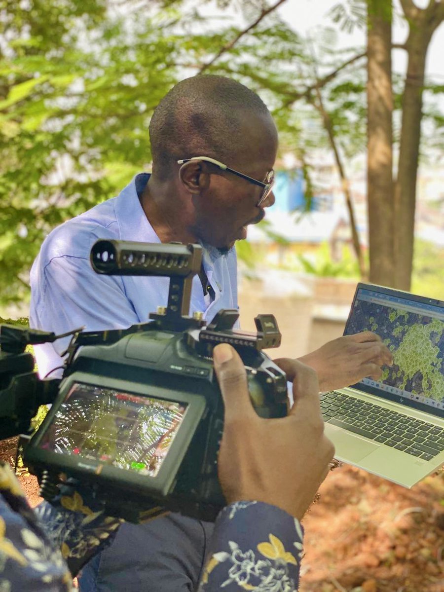 FreetownMedia's tweet photo. Moments from a short film shoot.
 #freetownthetree. https://t.co/Fboq3LHLUg