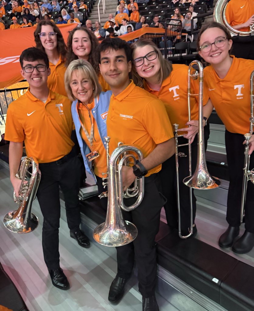DondePlowman's tweet image. Love the fun, energy, and joy @potsband always brings. Imagine their surprise when I told them I once played percussion, too! Proud of these Vols! 

#GBO #GoVols