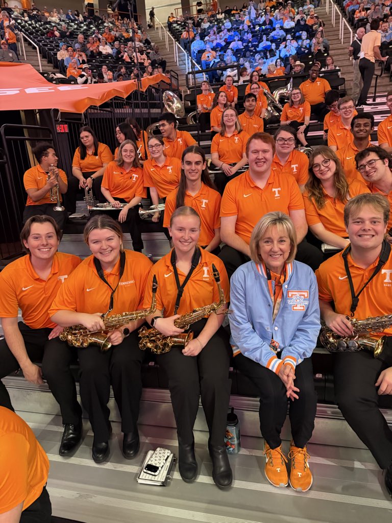 DondePlowman's tweet image. Love the fun, energy, and joy @potsband always brings. Imagine their surprise when I told them I once played percussion, too! Proud of these Vols! 

#GBO #GoVols