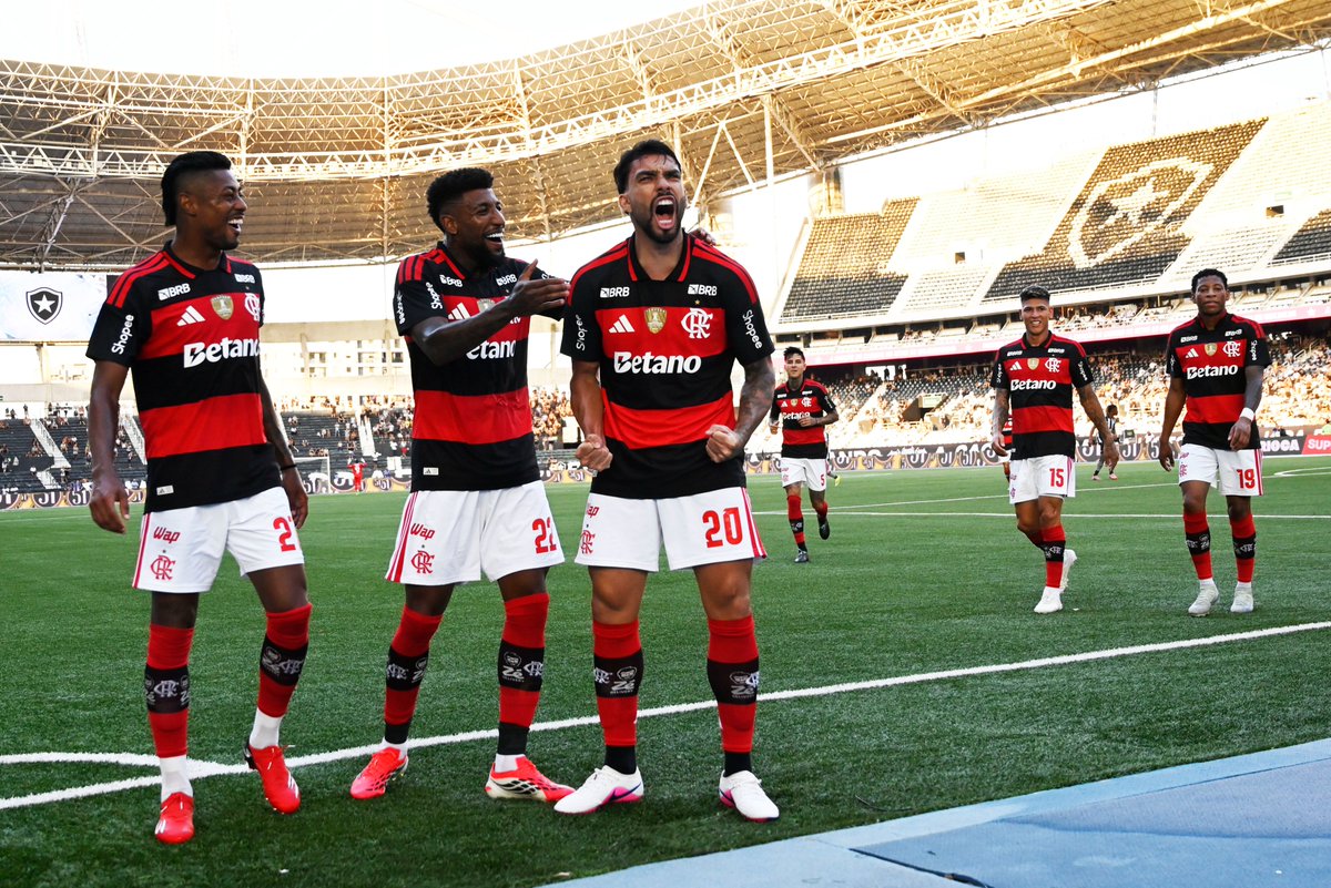 geglobo's tweet image. Os registros do fotógrafo André Durão no primeiro gol de Lucas Paquetá no retorno ao Flamengo.

#futebol #botafogo #flamengo #carioca #ge

📸 André Durão/ge