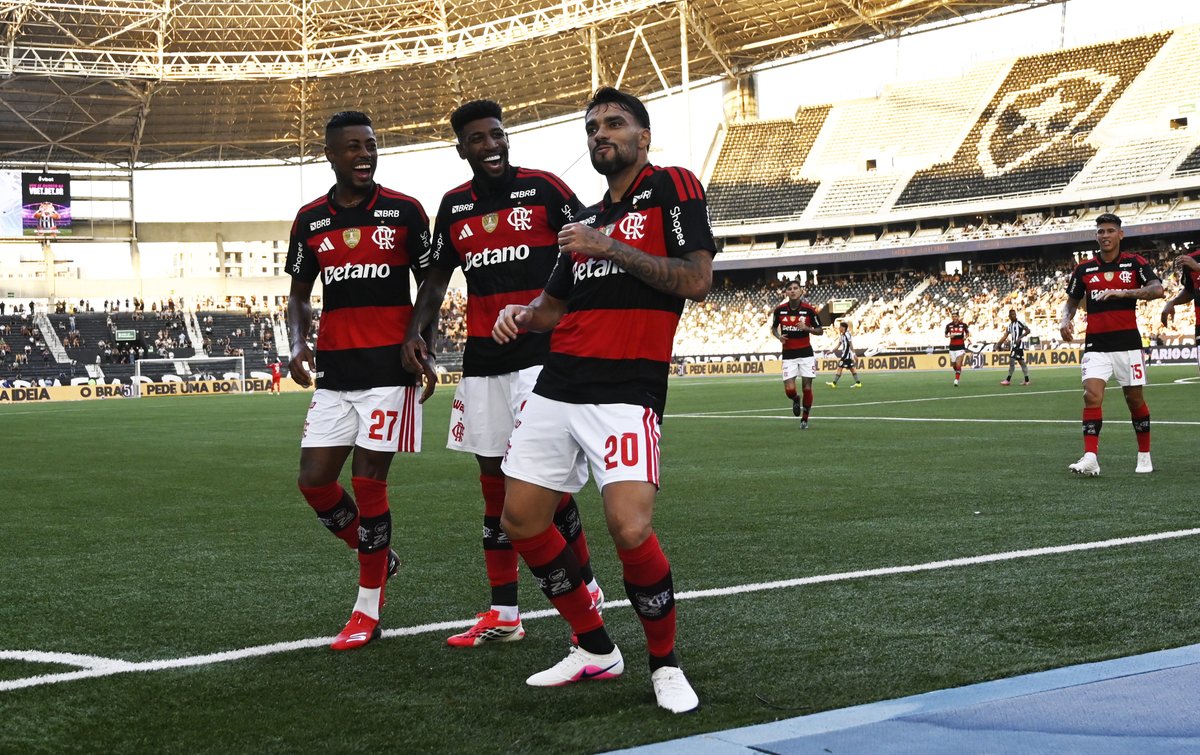 geglobo's tweet image. Os registros do fotógrafo André Durão no primeiro gol de Lucas Paquetá no retorno ao Flamengo.

#futebol #botafogo #flamengo #carioca #ge

📸 André Durão/ge