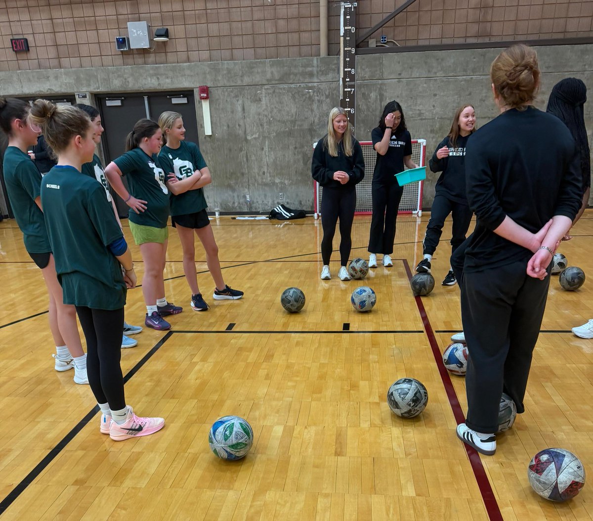 gbphoenixwsoc's tweet image. National Girls &amp;amp; Women’s in Sports Day clinic yesterday at UWGB!🏃‍♀️🎀 

Our women’s soccer team putting on a session for our future phoenix footy stars!!🤩 Thank you to all who supported!

#risetogether #nationalgirlsandwomeninsportsday #footy #womenssoccer