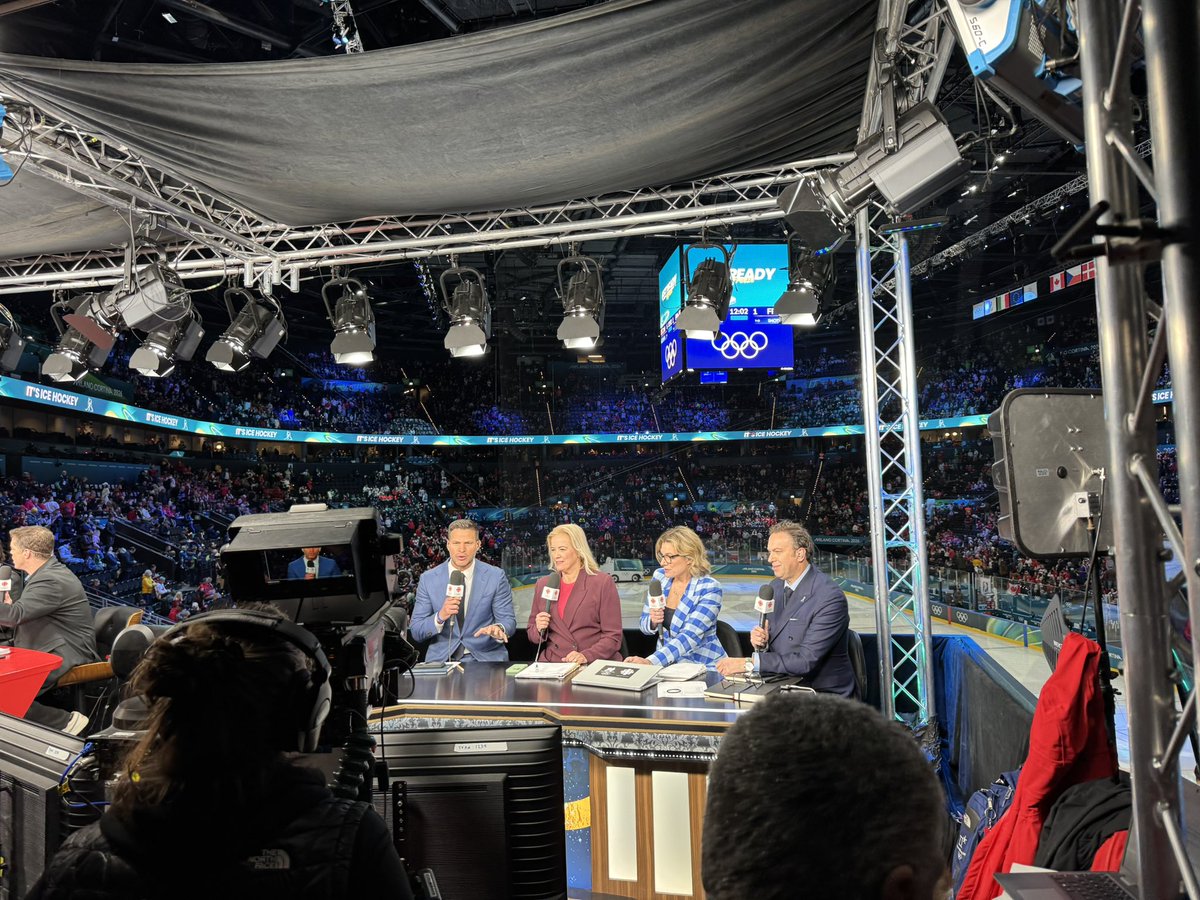 The real reason I actually came to Milan <a href="/FriedgeHNIC/">Elliotte Friedman</a> 🐐