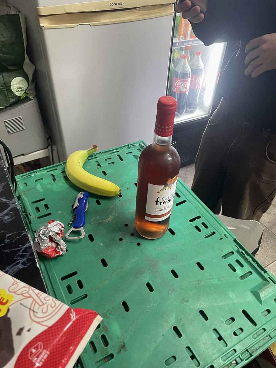 imaginem o vosso daily basis ser uma banana e um cacho fresco rose