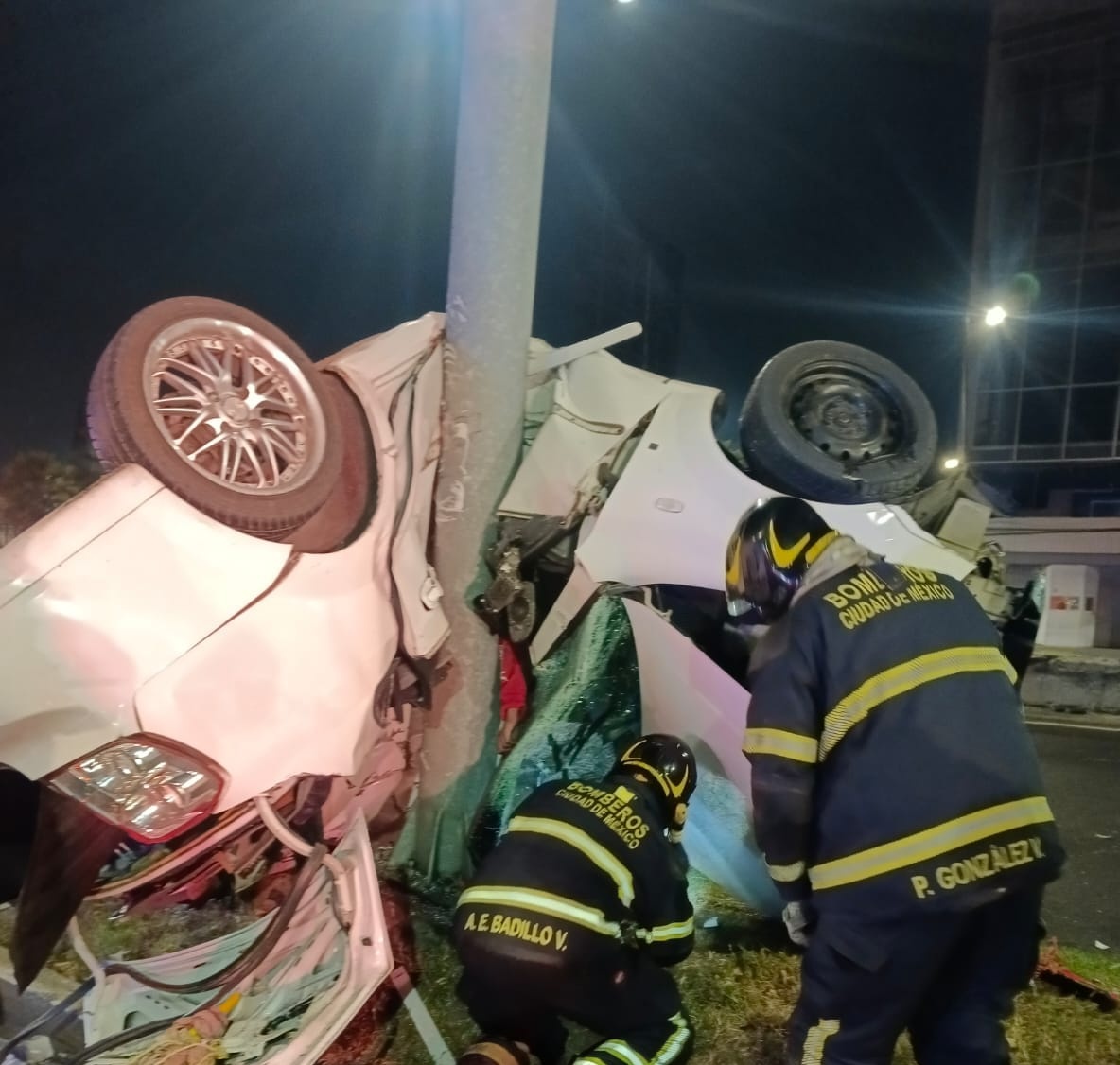 Choque y Volcadura con fallecido  viaducto Tlalpan y salida a periférico