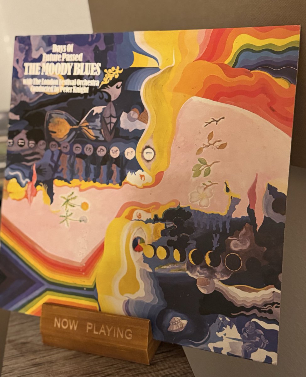 ABuendia0709's tweet image. #Nighttime #Music
😊🥃🔥🎶
#NowPlaying 
The Moody Blues - Days Of Future Passed
#vinylrecords