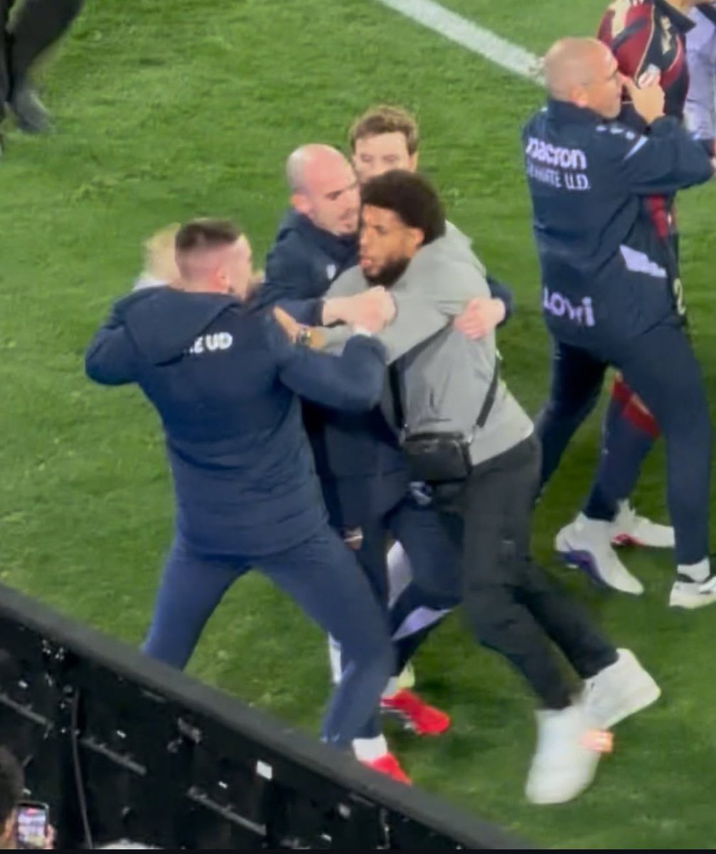 FerElTomateAzul 🦇🇪🇦 tweet media