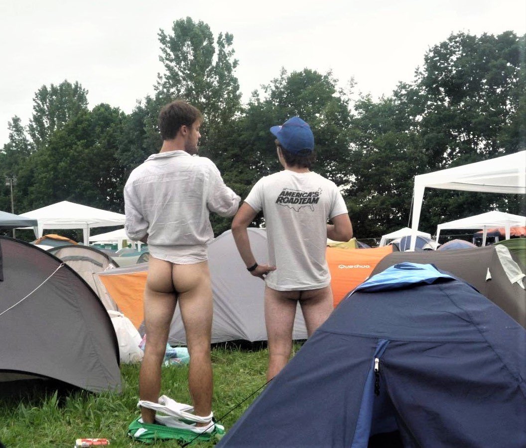 Meus amigos héteros no camping provocando