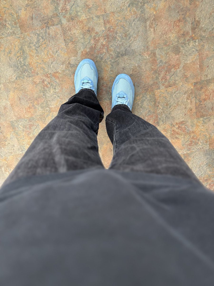 #kotd #yoursneakersaredope #BHMKOTD5 <a href="/newbalance/">New Balance</a> <a href="/JoeFreshgoods/">JFG</a> Day 15 - Vibe. I always feel like a vibe wearing these lol. Happy Sunday! Have a great day, be kind and be safe!! ✌🏻🩵🩵