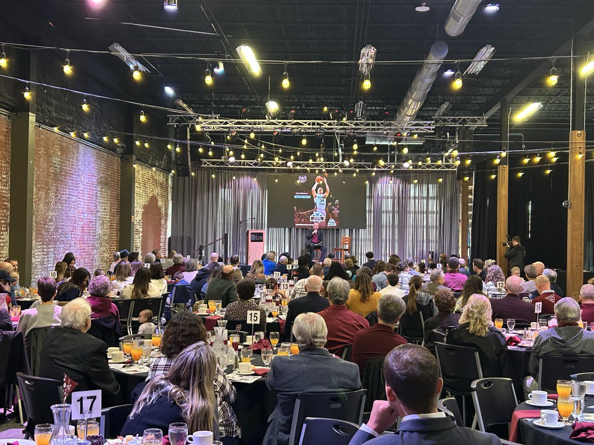 IamCoreyRiggs's tweet photo. I could not be more appreciative to be involved in helping to host my first @MissouriStBears Hall of Fame enshrinement for its 50th class on Saturday. So many great Bears with great stories. It was a great day and I hope all the inductees enjoyed it as I did 🐻#WeAreMoState https://t.co/z40kTJH5p3
