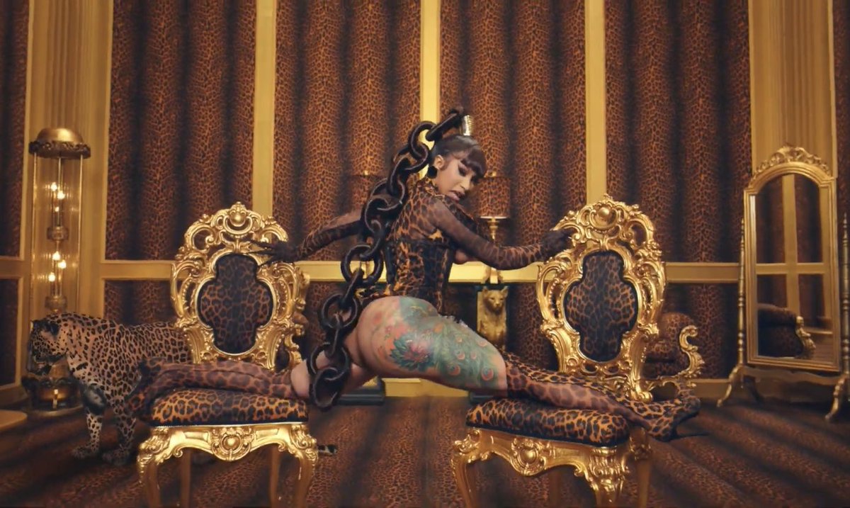 hohohocardi's tweet photo. Still the Best Female Rap collab to date !💋👑💕 https://t.co/WeGppEUC75