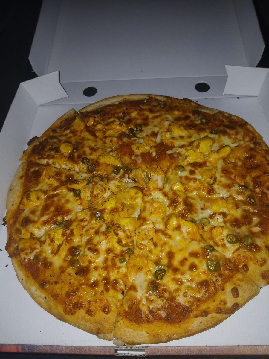 I love eating pizza. 😋