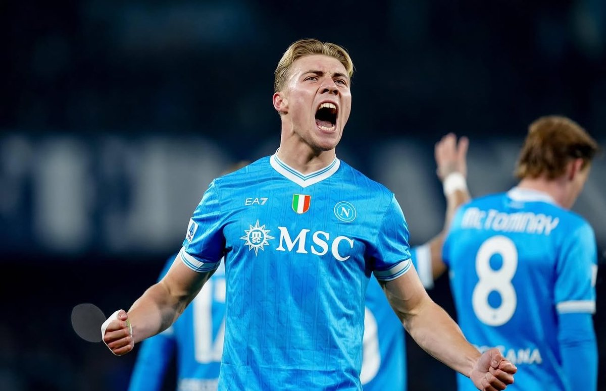 Rasmus Hojlund è il miglior centravanti del campionato nel gioco di sponda. Non ha mai fatto rimpiangere Lukaku per tutto l’anno. Ennesima giocata decisiva stasera pur senza aver ne segnato ne fatto assist.

Attaccante meraviglioso.

#NapoliRoma